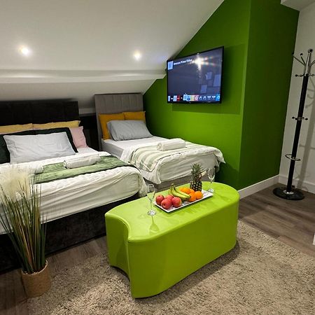 Southgate Luxury Apartments Elland ภายนอก รูปภาพ
