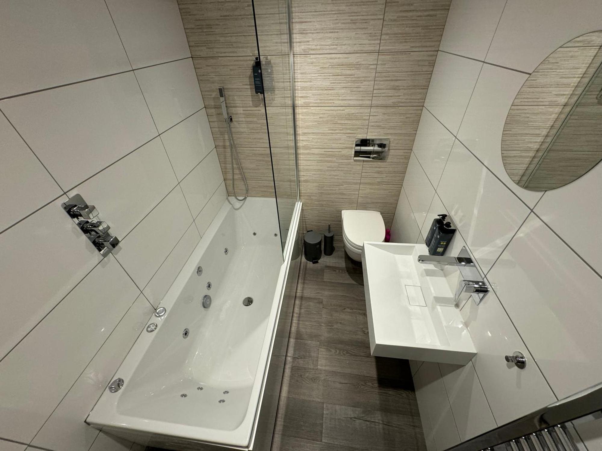 Southgate Luxury Apartments Elland ภายนอก รูปภาพ