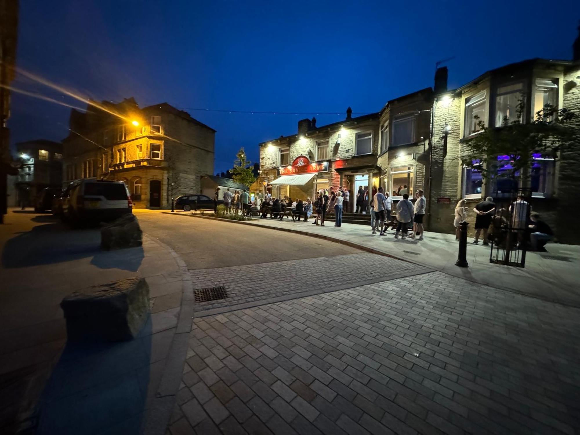 Southgate Luxury Apartments Elland ภายนอก รูปภาพ