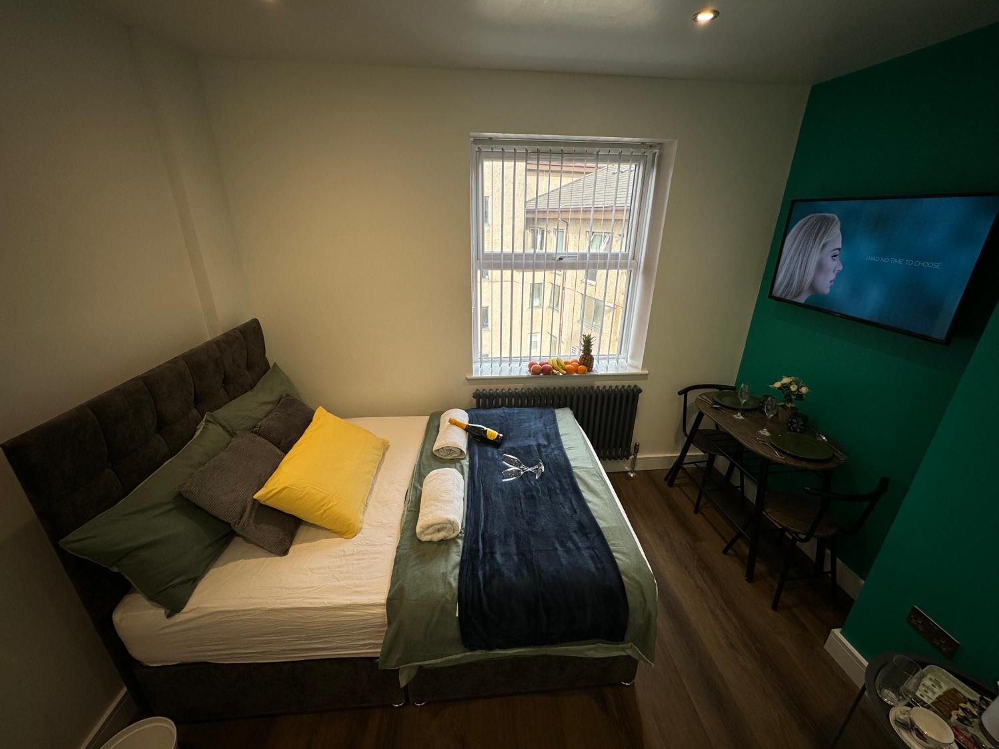 Southgate Luxury Apartments Elland ภายนอก รูปภาพ