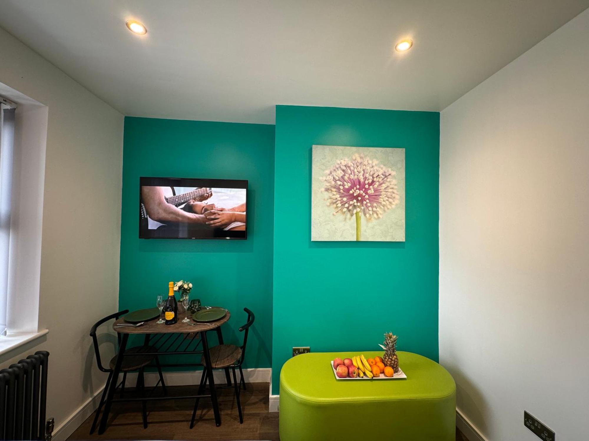Southgate Luxury Apartments Elland ภายนอก รูปภาพ