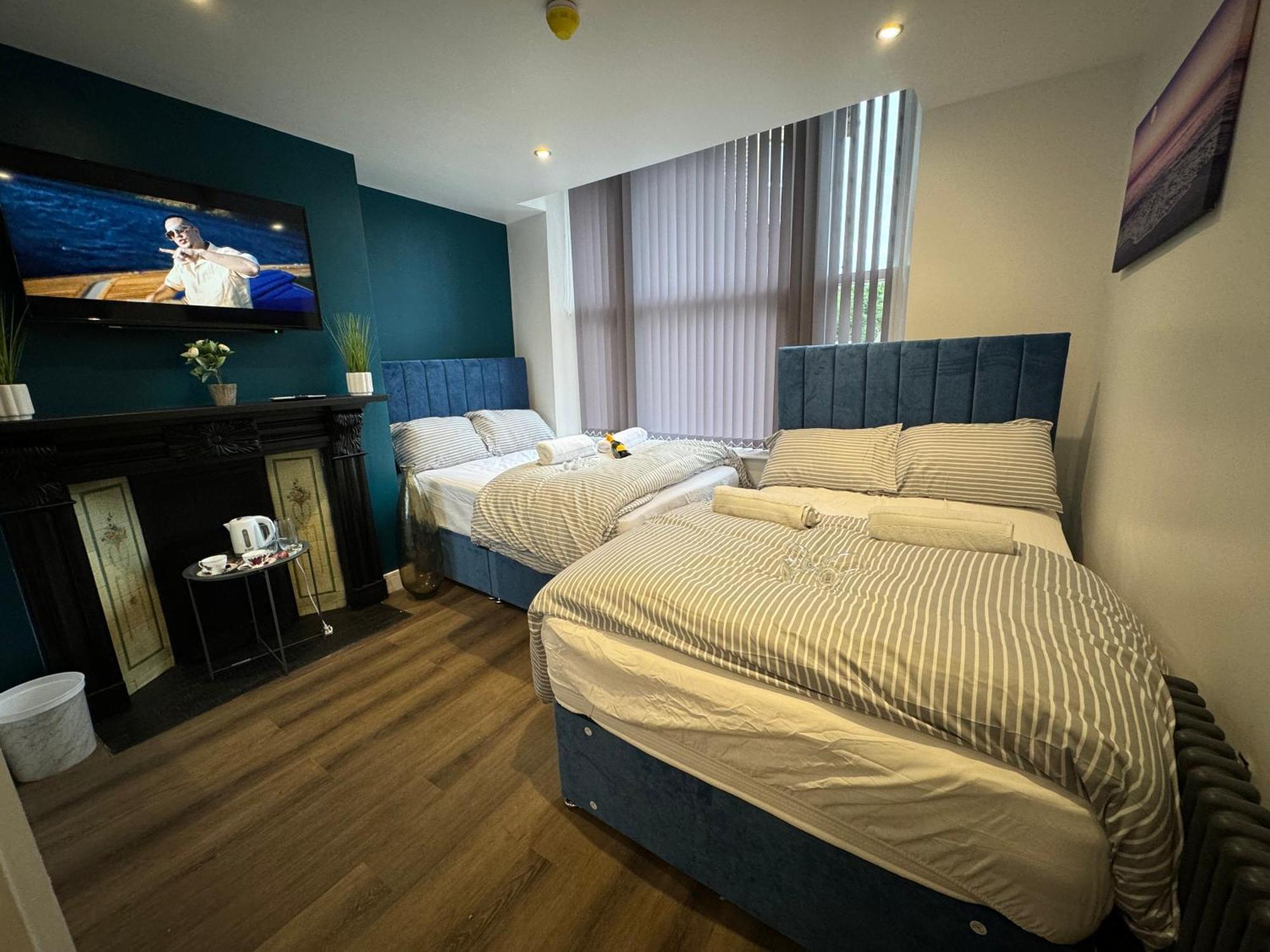 Southgate Luxury Apartments Elland ภายนอก รูปภาพ