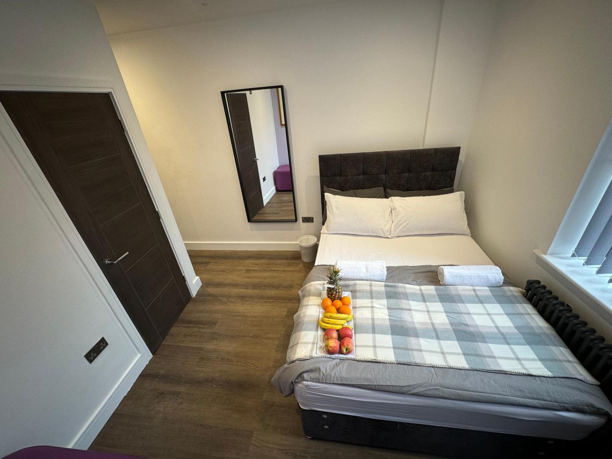 Southgate Luxury Apartments Elland ภายนอก รูปภาพ