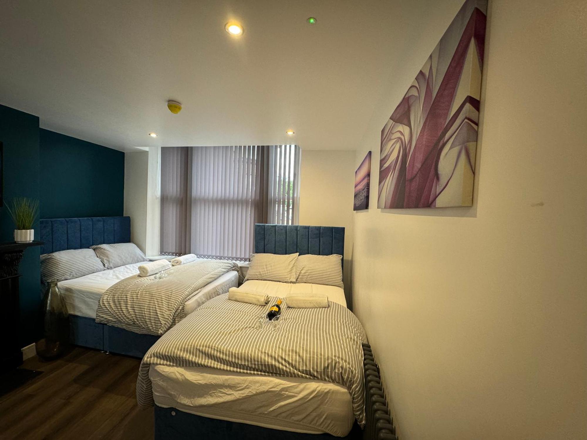 Southgate Luxury Apartments Elland ภายนอก รูปภาพ