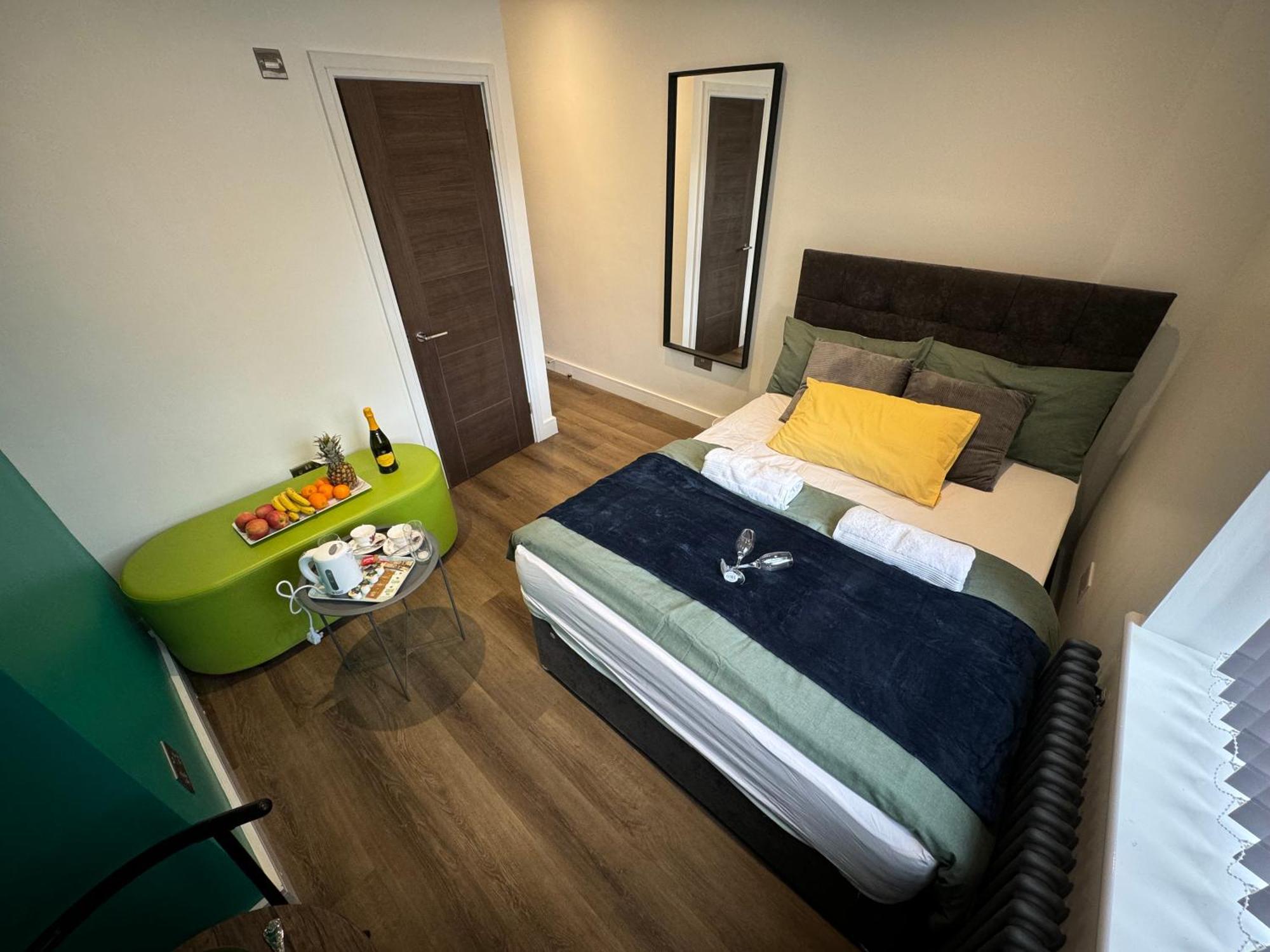 Southgate Luxury Apartments Elland ภายนอก รูปภาพ