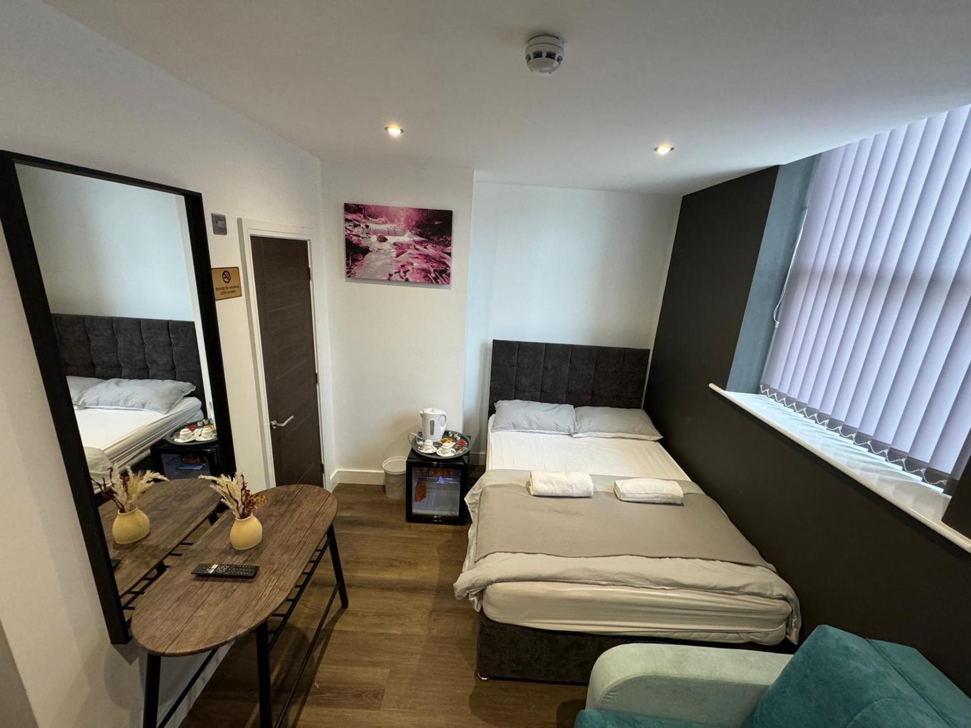 Southgate Luxury Apartments Elland ภายนอก รูปภาพ